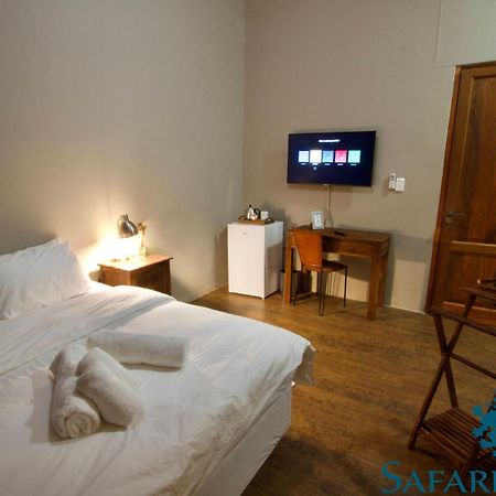 ווינדהוק Safari Villa Boutique Hotel מראה חיצוני תמונה